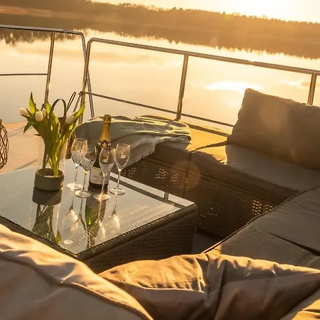 Hausboot-Suite - Grand Plaisir * Zehdenick